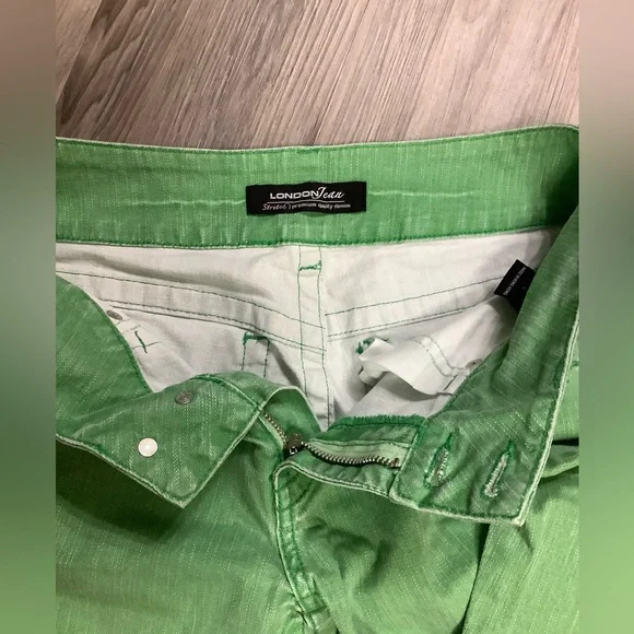 Victoria’s Secret Vintage London Jeans - Picture 4 of 5